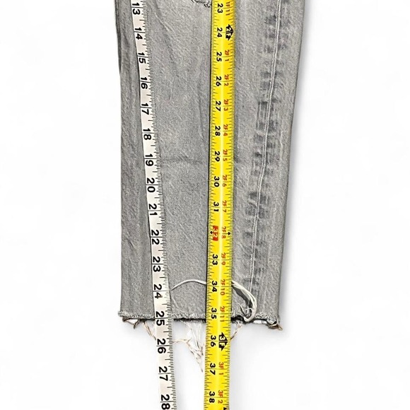 American Eagle Mom Jeans Size 4 Short Light Wash High Rise Distressed - Picture 4 of 5